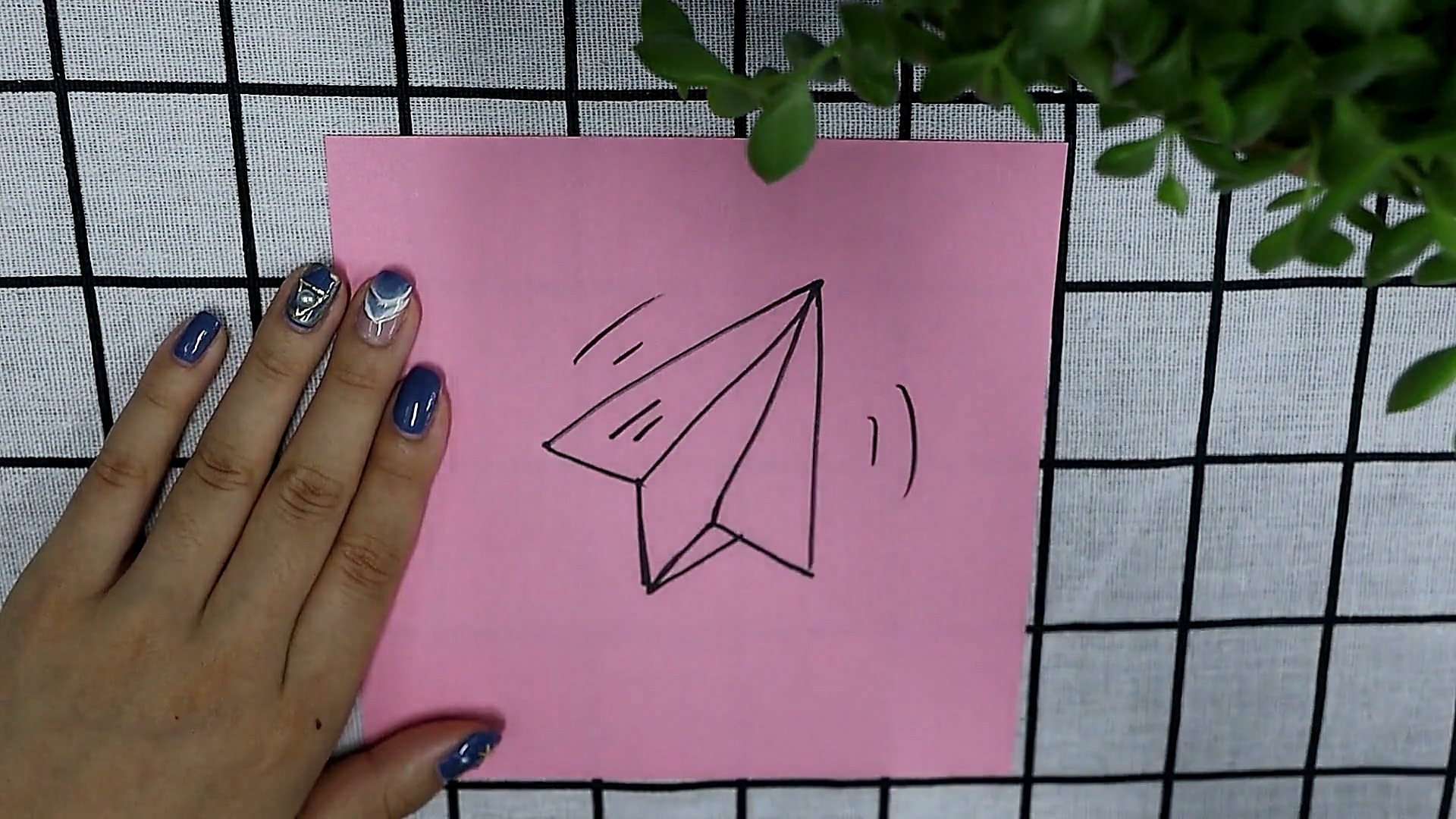 纸飞机简笔画-纸飞机简笔画彩色可爱