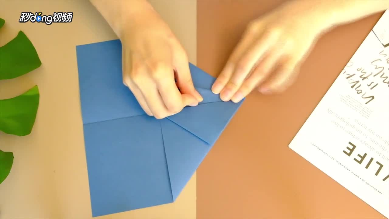 播放纸飞机的视频怎么折_播放纸飞机的视频怎么折的